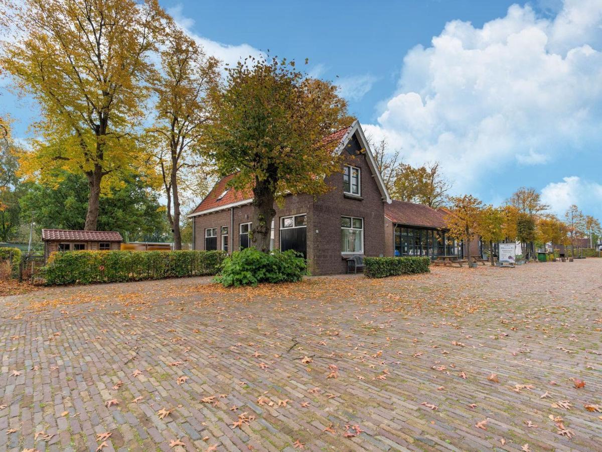 Cozy Holiday Home By The Canal In ドウィンゲロープ エクステリア 写真