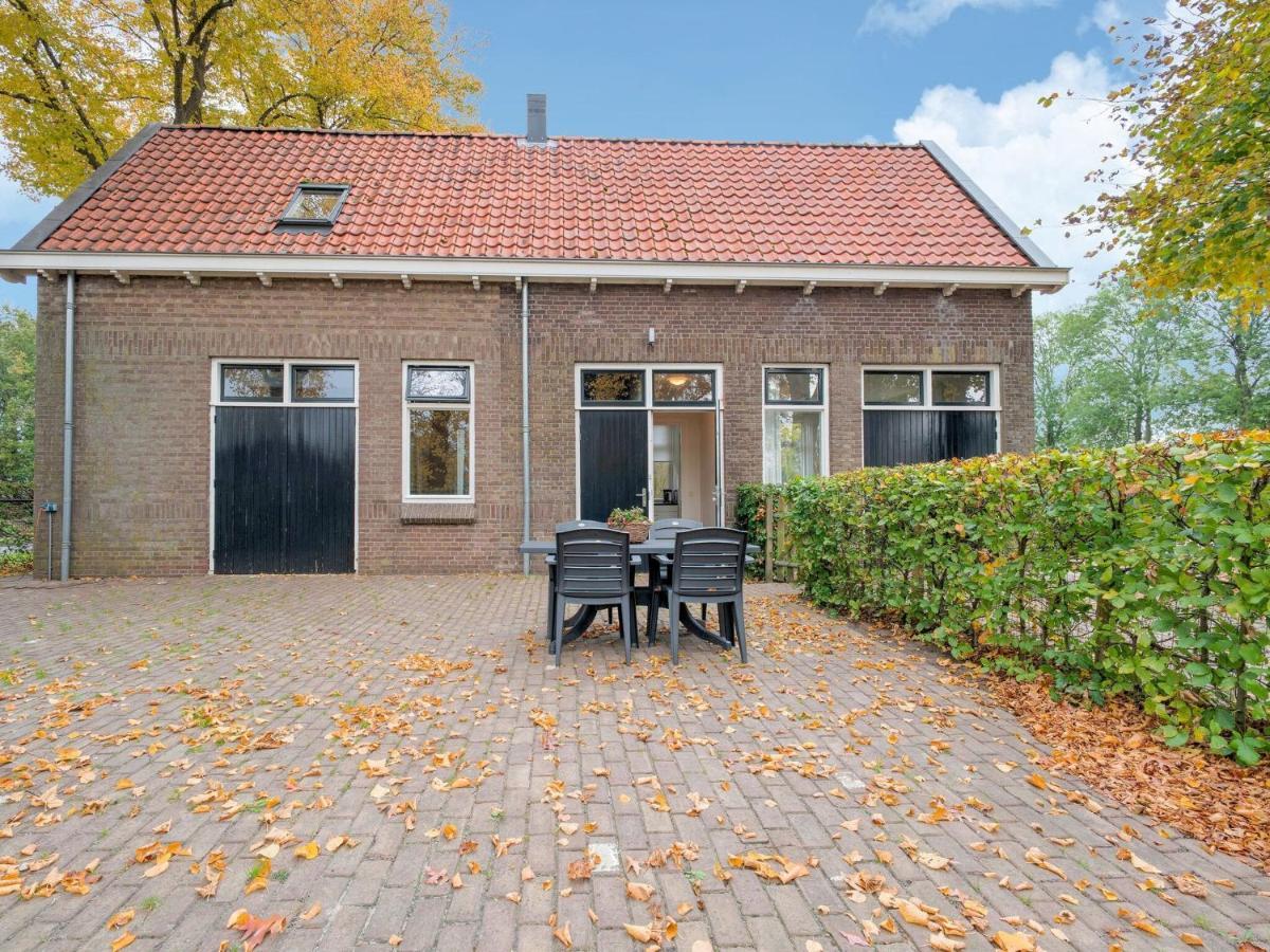 Cozy Holiday Home By The Canal In ドウィンゲロープ エクステリア 写真