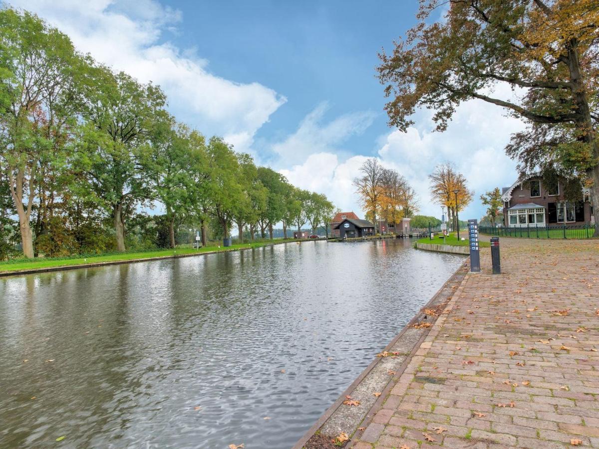 Cozy Holiday Home By The Canal In ドウィンゲロープ エクステリア 写真