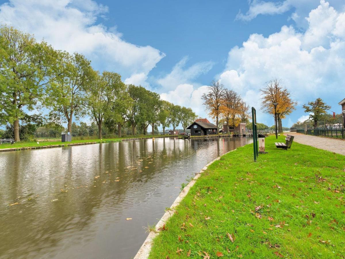 Cozy Holiday Home By The Canal In ドウィンゲロープ エクステリア 写真